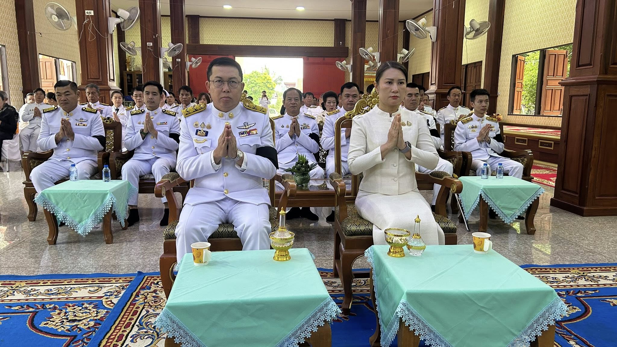 พช.เวียงหนองล่อง ร่วมพิธีเจริญพระพุทธมนต์และทำบุญตักบาตรถวายพระราชกุศลเนื่องในวันคล้ายวันพระบรมราชสมภพพระบาทสมเด็จพระบรมชนกาธิเบศร มหาภูมิพลอดุลยเดชมหาราช บรมนาถบพิตร วันชาติ และวันพ่อแห่งชาติ 5 ธันวาคม 2568