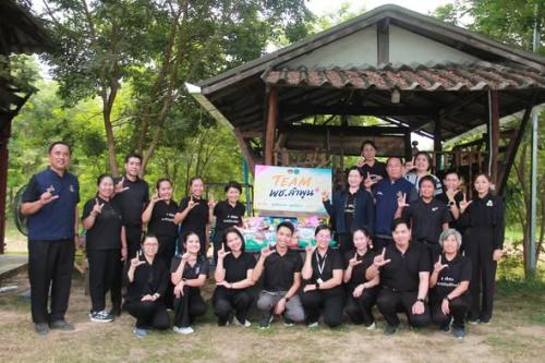พช.เวียงหนองล่อง ร่วมกิจกรรม “สุขสู่ชุมชน” ขับเคลื่อนนวัตกรรมการพัฒนาชุมชน สร้างความสุขและจิตสาธารณะสู่ชุมชน ภายใต้  MODEL TEAM พช.ลำพูน “พูนทีม พูนศักยภาพ พูนปัญญา พูนความสุขสู่ชุมชน”